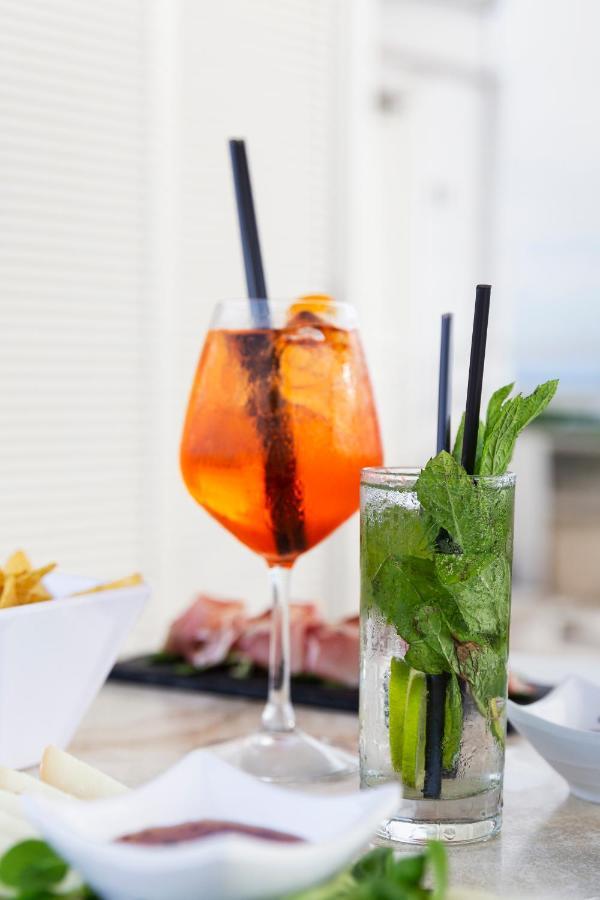 Hotel Mocambo 밀라노마리티마 외부 사진